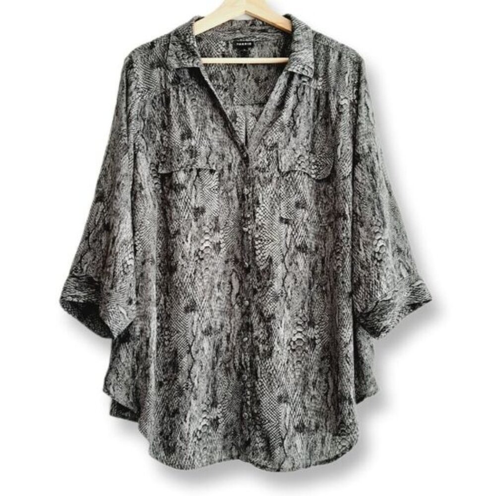 TORRID / Light Georgette Utility Button Down Blouse Snake Pattern Sz 2X